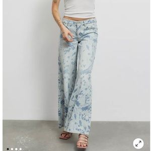 BDG Urban Outfitters Low & Wide Jean — Floral Print - Brand new with tag